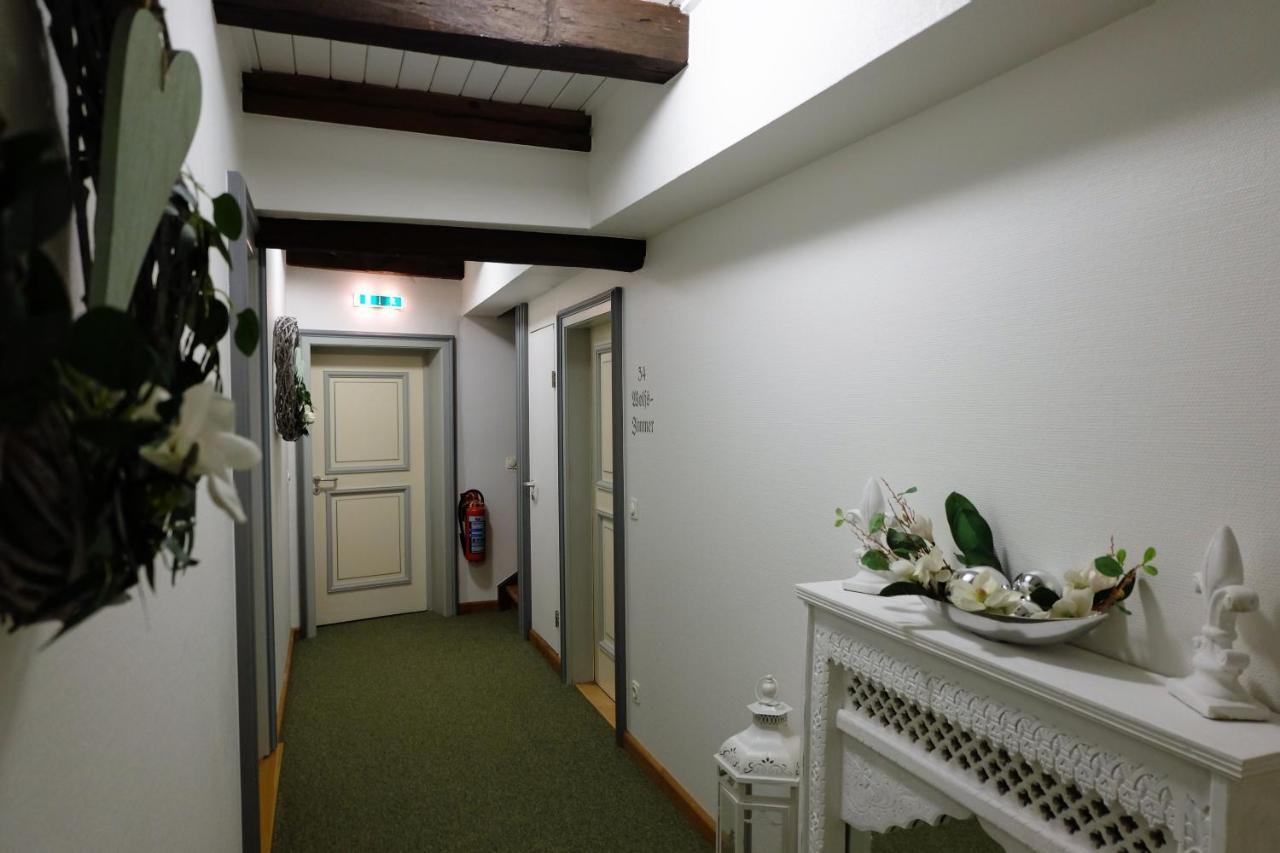 Altes Rathaus Hotel-Restaurant-Cafe Wolfhagen المظهر الخارجي الصورة